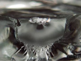 破壊起点（金属接触の衝撃）